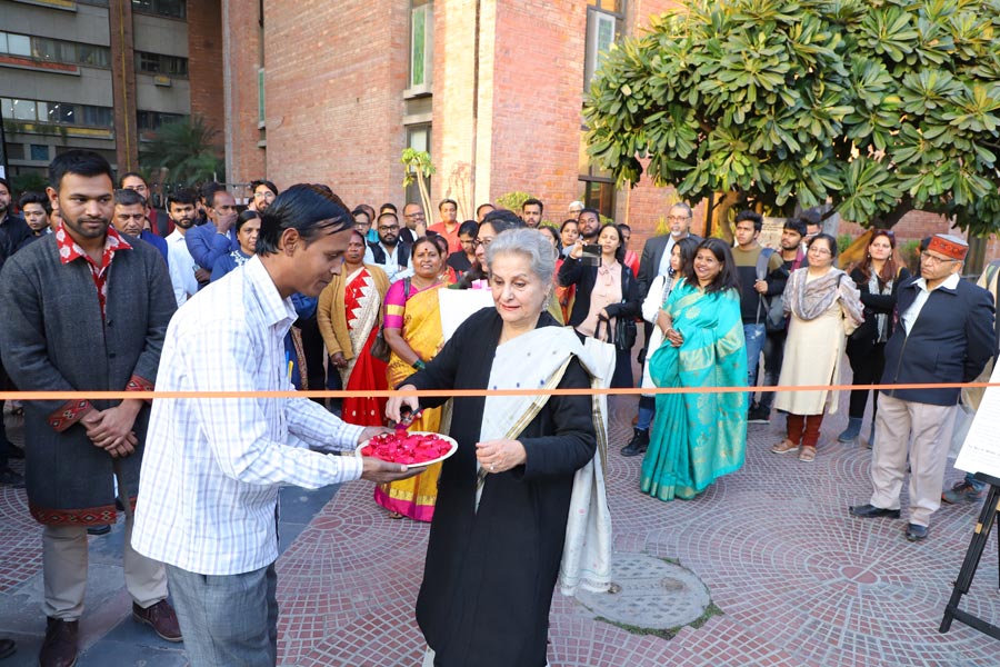 Dr Syeda Hameed, Chairperson of NFI’s board inaugurates the photo exhibition